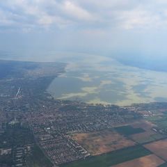 Flugwegposition um 12:01:02: Aufgenommen in der Nähe von Kreis Keszthely, Ungarn in 1777 Meter